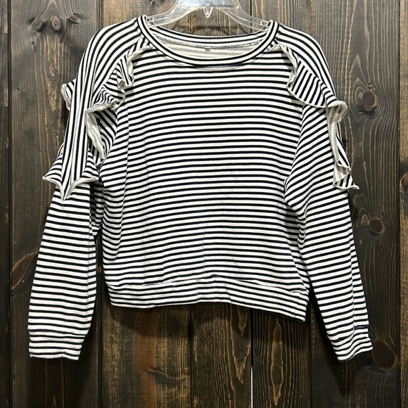 Unknown Sweaters - Ruffle‎ Sleeve Striped Sweater S Black White Jersey Knit Casual Cropped Boho